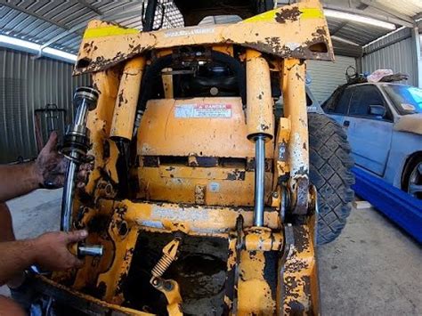 mustang skid steer hydro drive leaking|mustang 2040 skid steer repair.